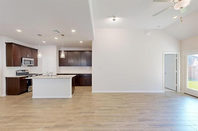 Foto del edificio - 417 Forsyth Dr