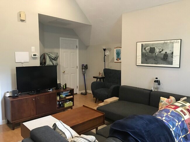 Foto del edificio - 68 Kittredge St