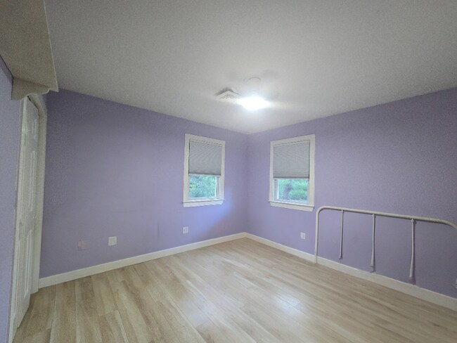 Foto del edificio - 806 Bennett Rd