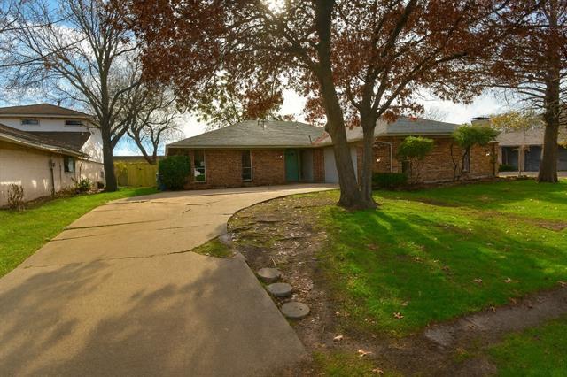 Foto del edificio - 7210 Lakeshore Dr