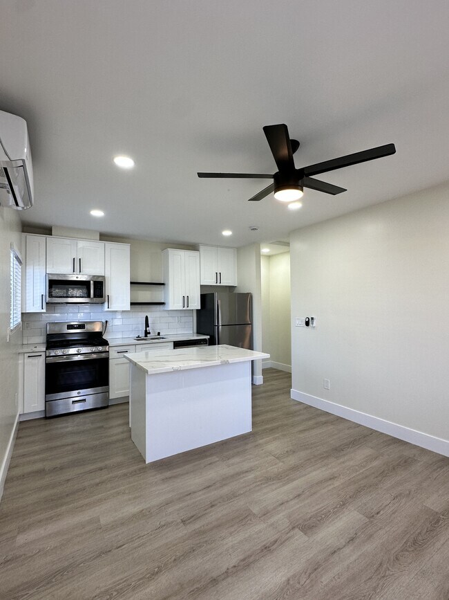 Foto del edificio - 4311 Dwight St