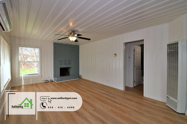 Building Photo - 5521 Balls ferry, Taco shop across the str...