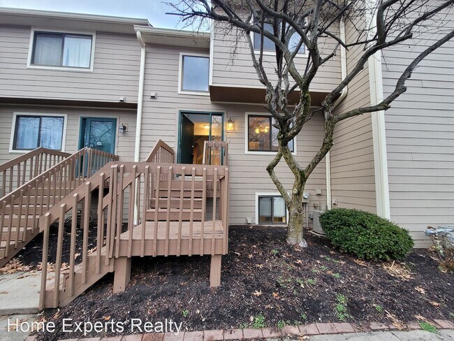 Building Photo - 2 br, 2.5 bath House - 9402 Hunters Creek Dr.