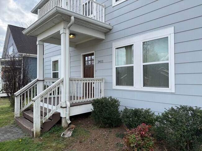 Foto del edificio - Beautiful Two-Story House in Woodbine - Fenced in Backyard