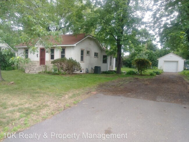 Building Photo - 3 br, 1 bath House - 825 Brisbin St