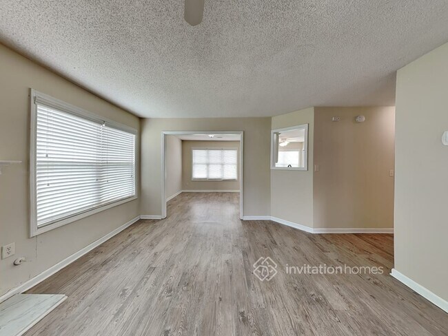 Building Photo - 100 Rocky Creek Ct