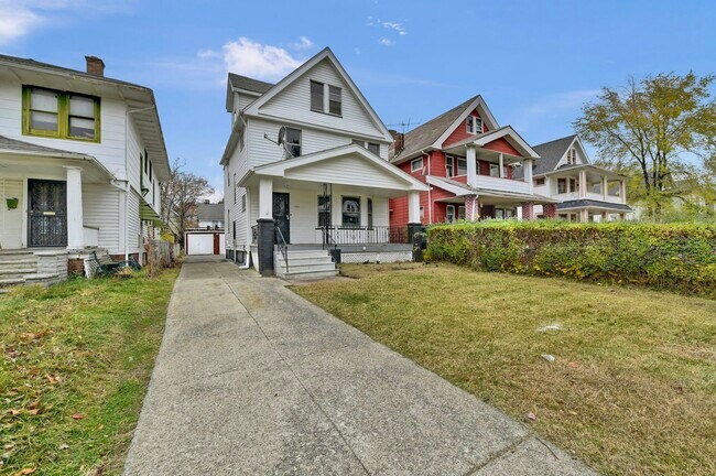 Building Photo - 1486 E 134th St