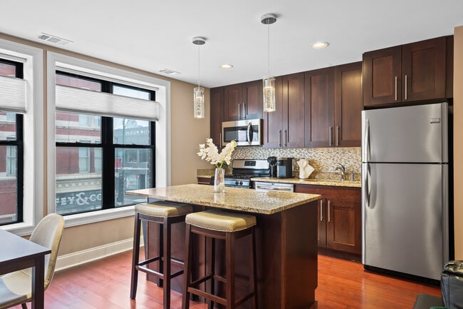 Foto del edificio - 1600 N Halsted St