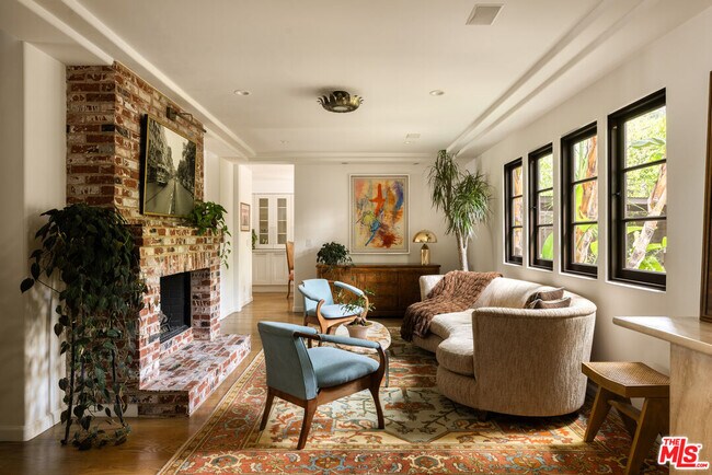 Foto del edificio - 1745 N Vista St