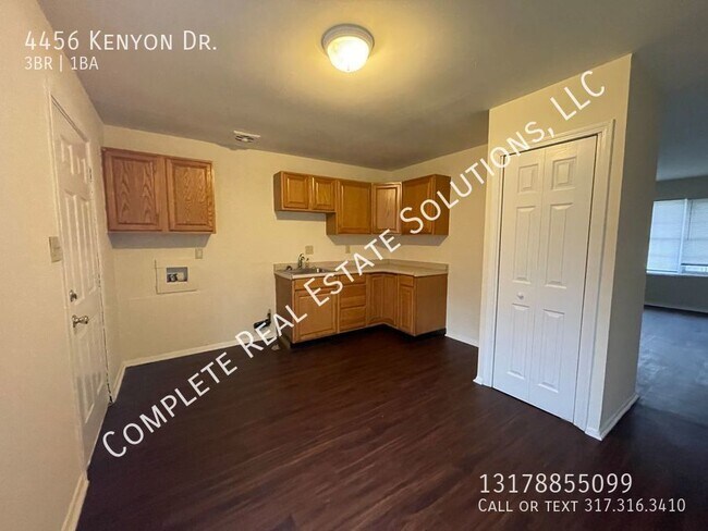 Building Photo - Now Showing this 3 bedroom, 1 bathroom hom...