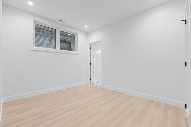 Foto del edificio - 904 W Dakin St