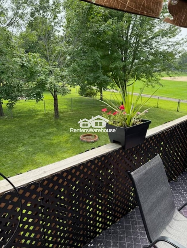 Building Photo - 9712 Hames Ct S