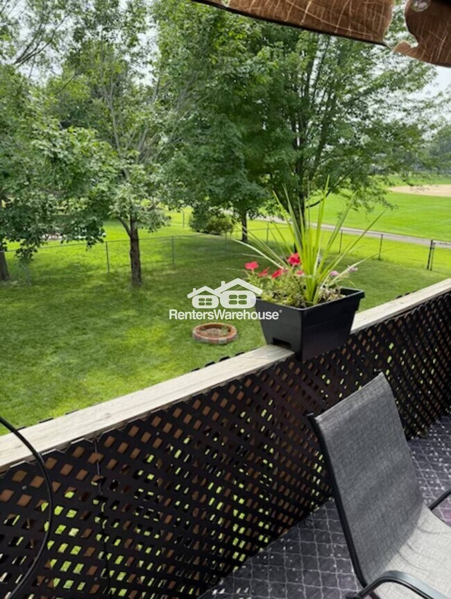 Foto del edificio - 9712 Hames Ct S