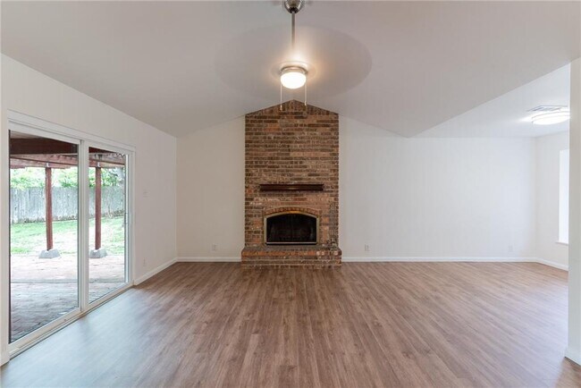 Foto del edificio - 9001 Lodge Ct