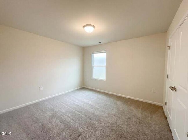 Foto del edificio - 1012 Depot Dr