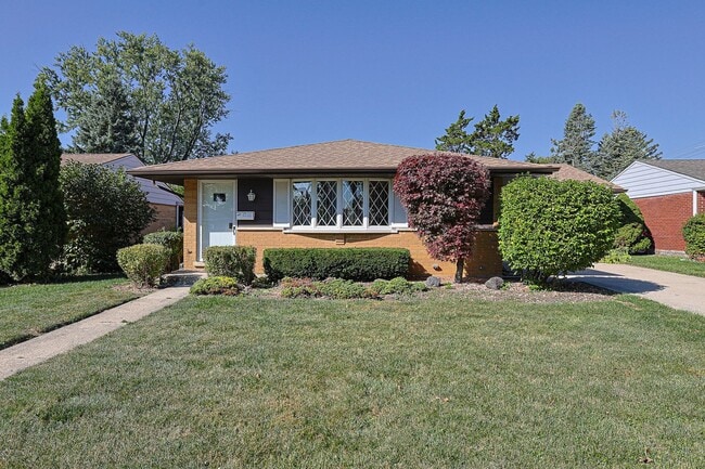 Building Photo - 650 Patricia Ln