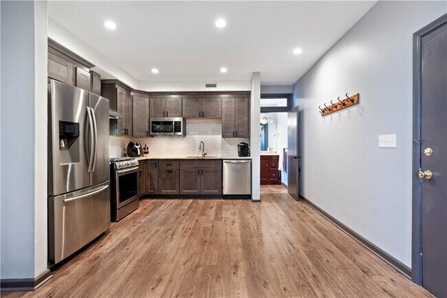 Foto del edificio - 121 Grandview Ave