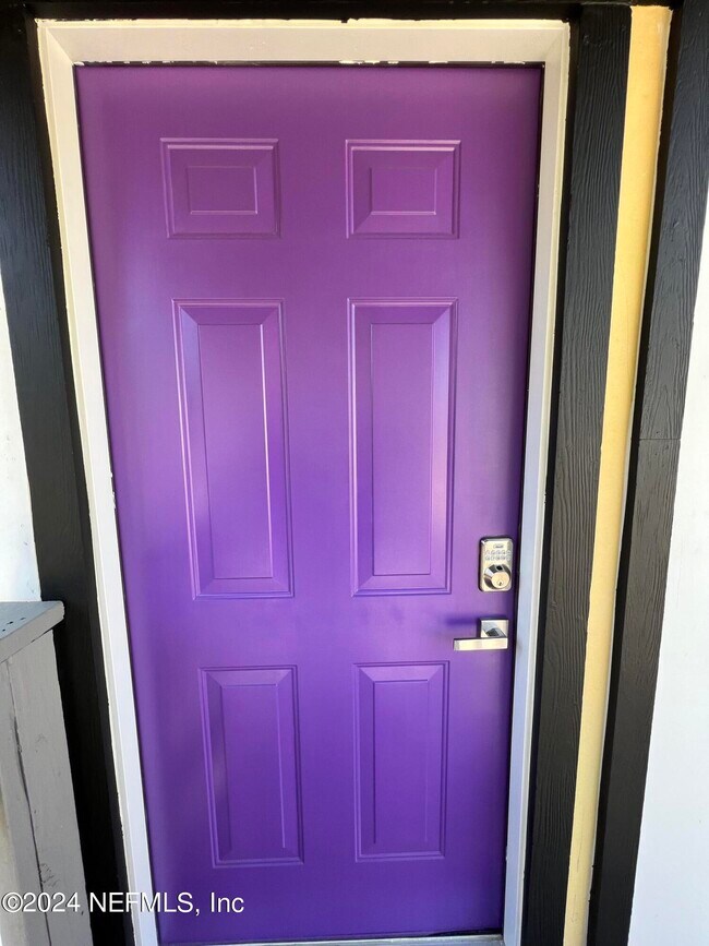 Foto del edificio - 133 W 6th St