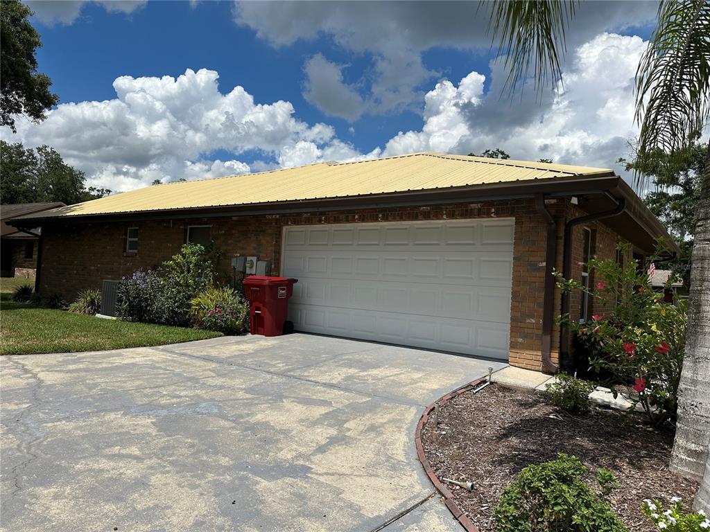Primary Photo - 1023 Redbud Cir