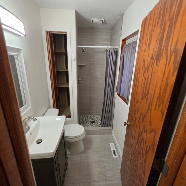 Foto del edificio - 2248 139th Ave NW