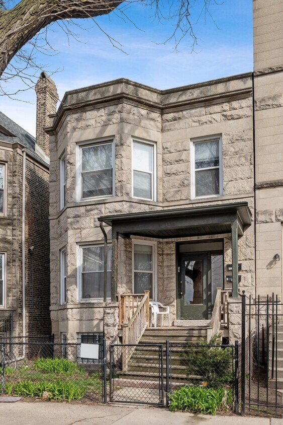Primary Photo - 1032 W George St