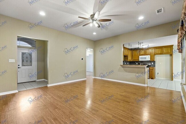 Foto del edificio - 124 Chambers Creek Cir