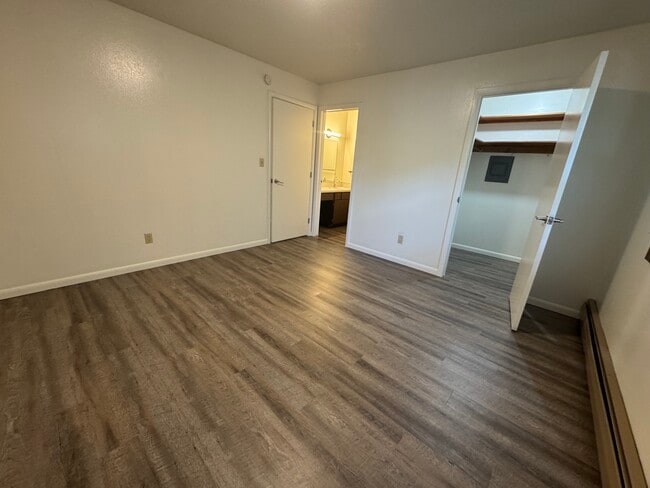 Building Photo - 429