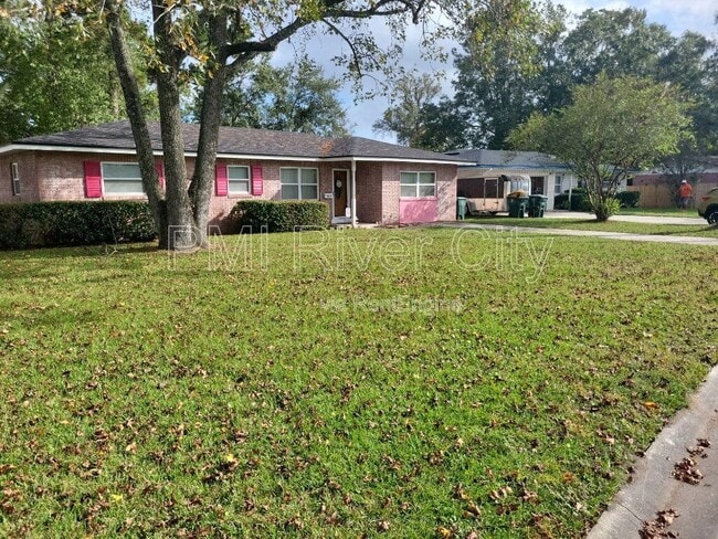 Photo - 7819 Lisa Dr E House