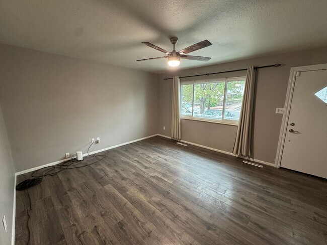 Building Photo - Charming 4-Bedroom Ranch with Office, Moun...