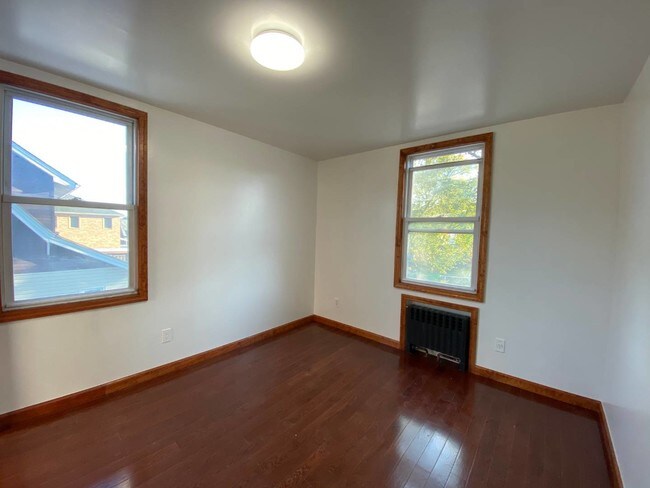 Building Photo - 110 Bedford Ave