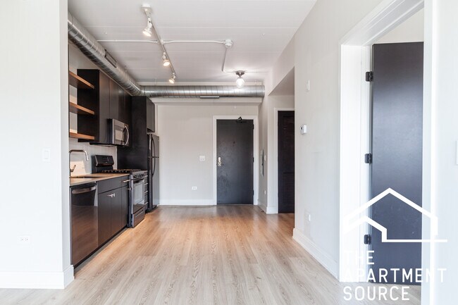 Foto del edificio - 931 W Belmont Ave