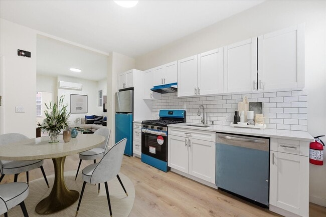 Building Photo - 202 Bowers St