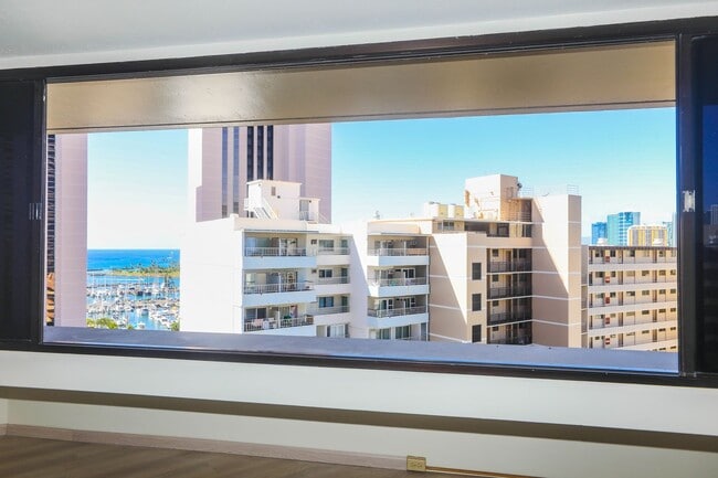 Building Photo - Waikiki Marina #1801 Studio, all utility i...