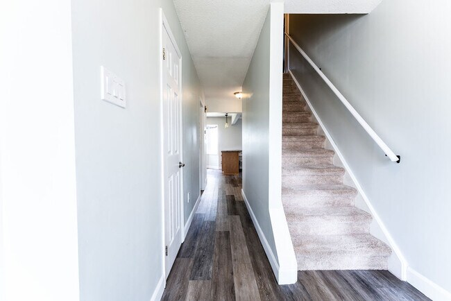 Building Photo - Beautiful 4-Bedroom Home in Pond Mills – Finished Basement & Garage