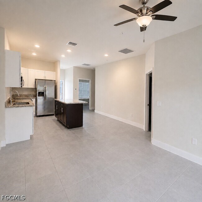 Building Photo - 3313 SW 8th Pl