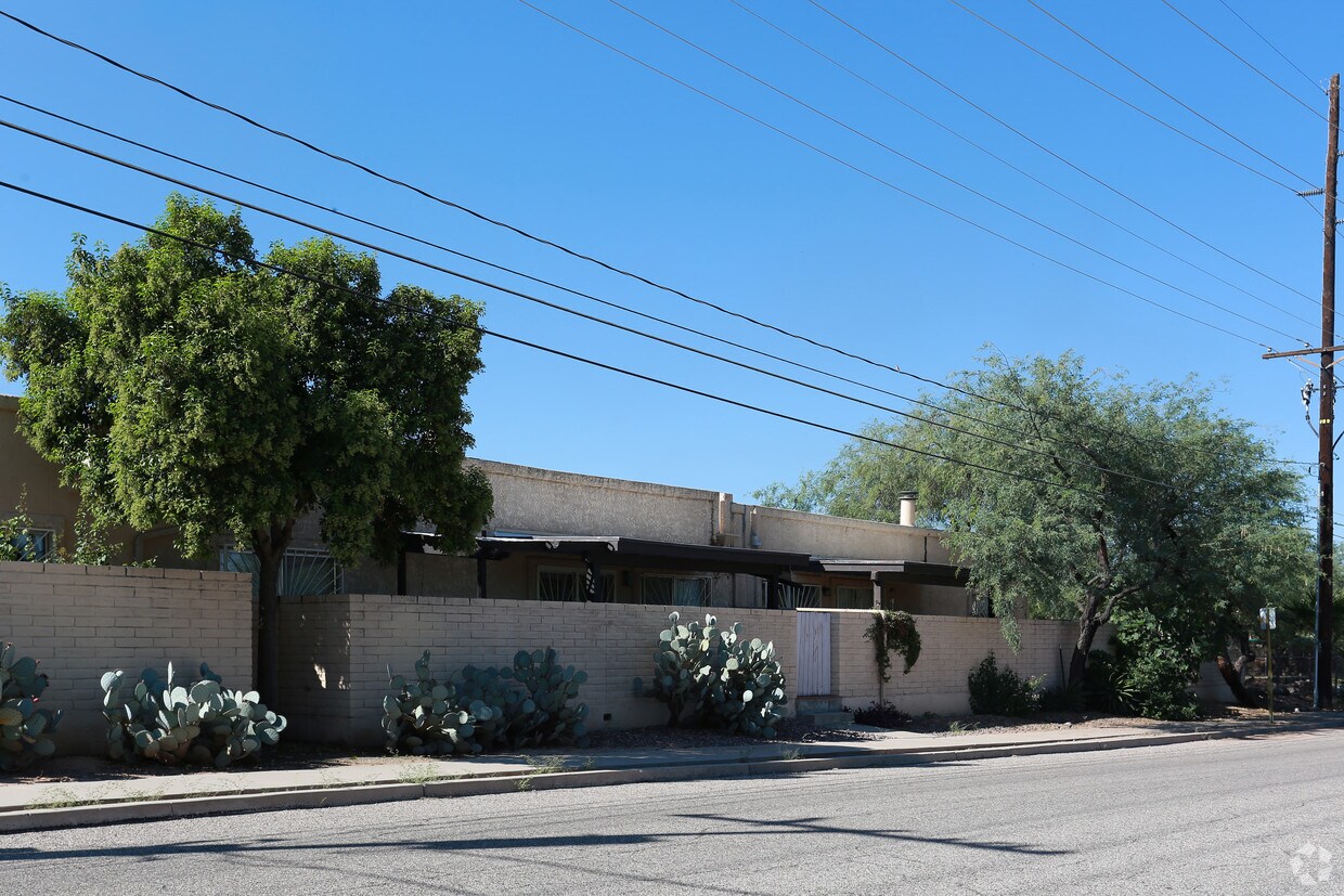 Building Photo - 1151-1171 N Sonoita Ave