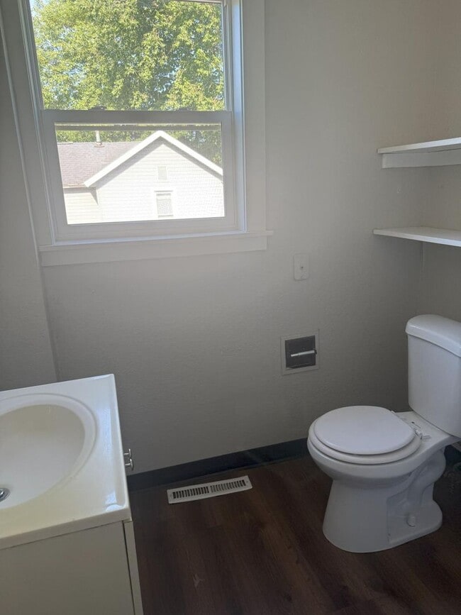 Building Photo - 144-144 1/2 S 3rd St