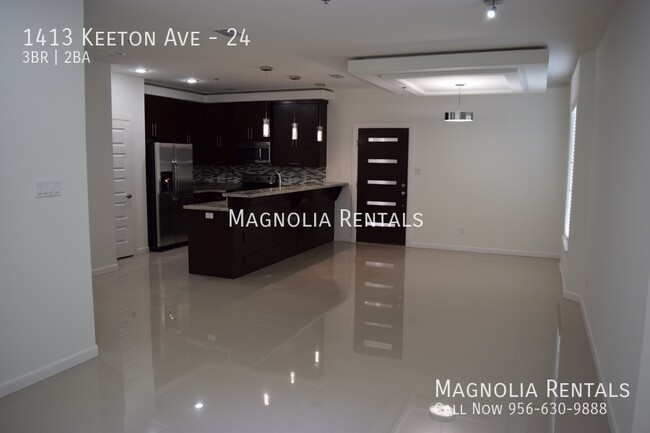 Building Photo - Las Jollas Condominiums II