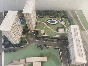 Building Photo - 1515 Nuuanu Ave