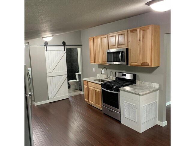 Foto del edificio - 4362 Green Gables Rd NW