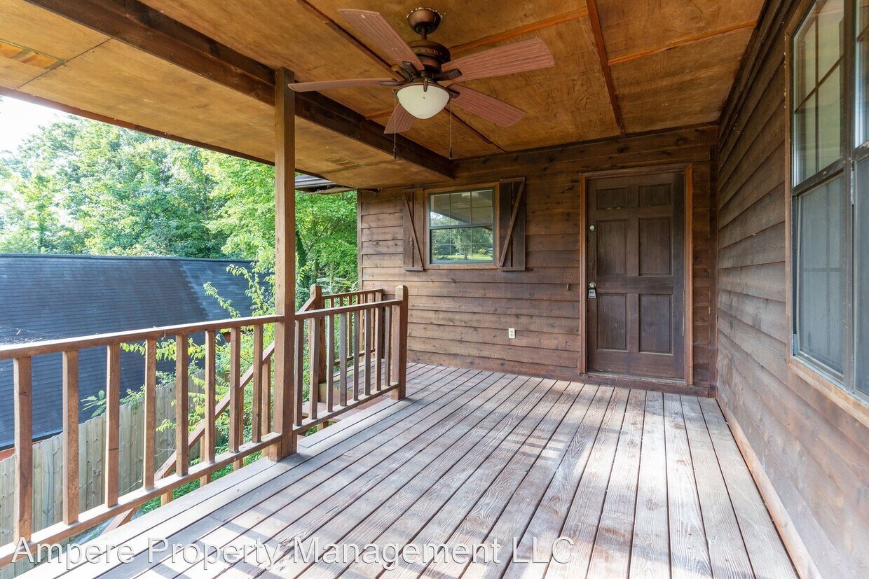 Primary Photo - 4 br, 2.5 bath House - 3738 Fountain Ave