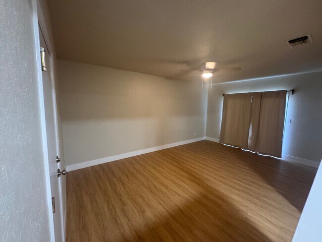 Building Photo - 2017 Fairmont Dr