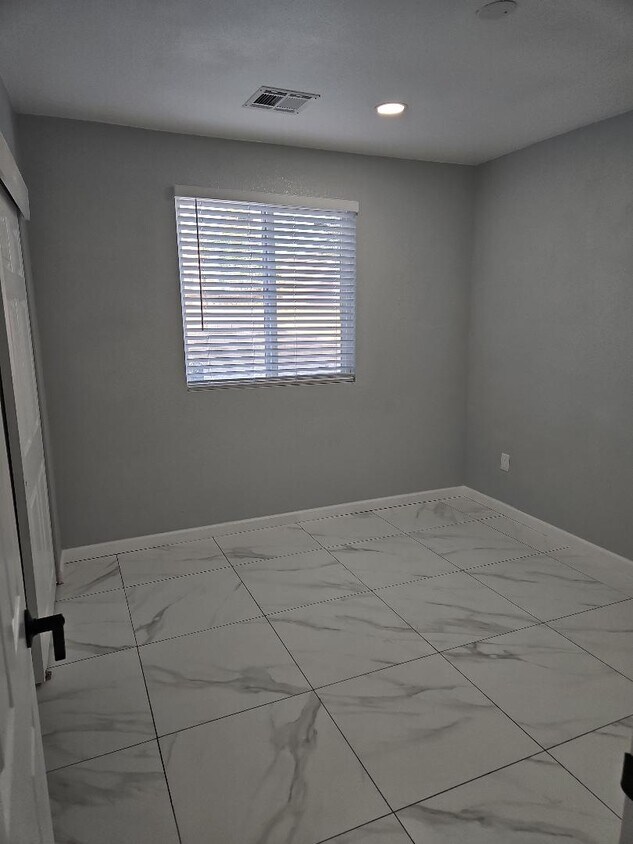 Foto principal - 42740 Clifford St