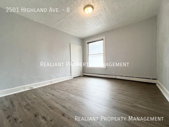 Building Photo - 2501 Highland Ave