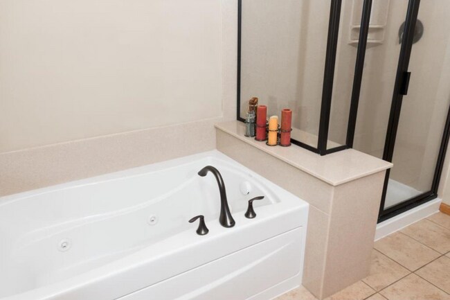 Master bath. - 9500 Washington Blvd