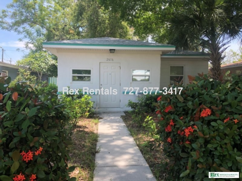 Foto principal - SECTION 8 ONLY! 2 bed 1 bath with large yard