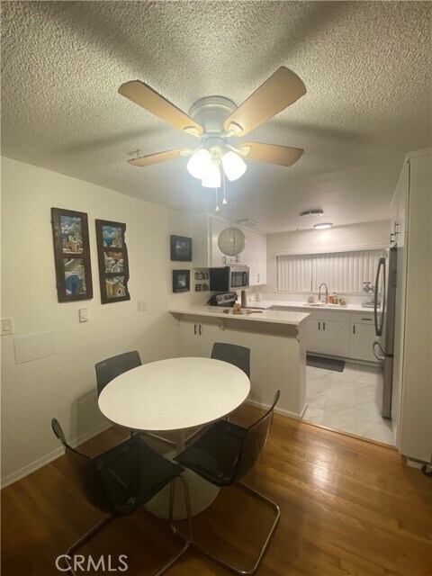 Foto del edificio - 1745 Maple Ave