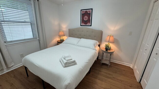 Building Photo - 2018 Morningside Dr