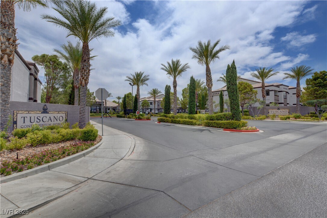 Foto principal - 7255 W Sunset Rd