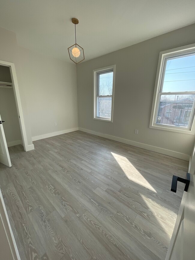Building Photo - 88 Wallis Ave